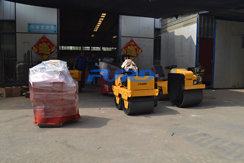 福瑞得機械手扶雙輪壓路機，手扶單輪壓路機，座駕壓路機及時包裝發(fā)貨